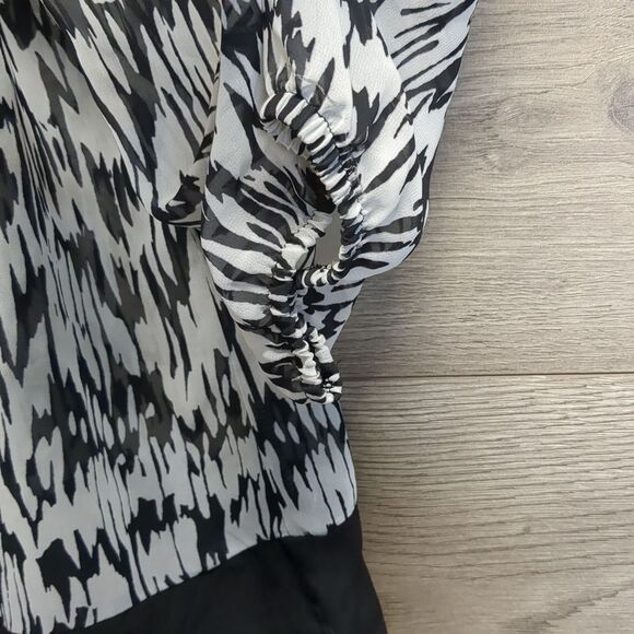 AB Studio Sheer Blouse with Elastic Neck and Sleeves Women's Size Small - Picture 7 of 8